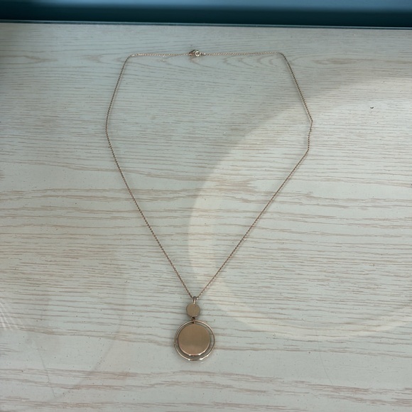 Ann Taylor LOFT Gold Circle Necklace - Picture 2 of 6